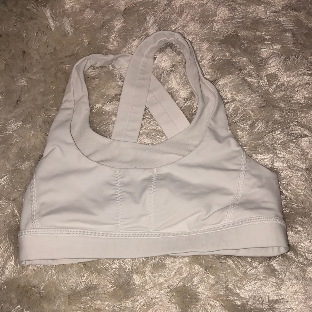 LULULEMON SPORTS BRA NEW WITHOUT TAGS size 2